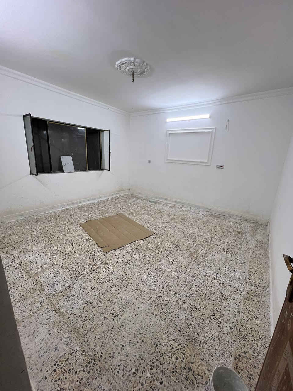 للإيجار في السيدية بيت لاصحاب المشاريع التجارية يصلح مجمع طبي مقر شركة او معهد او روضة ولاي غرض تجاري

مساحة البيت ٣٠٠م ركن تضيف جدا يحتوي ع كراجين

عدد الغرف ١٠ غرف من ضمنهم صالة ومطبخ وخدمات عدد ٦

سعر الايجار ٤ مليون ونص وقابل للتفاوض

للاسـتفسـار ***********
