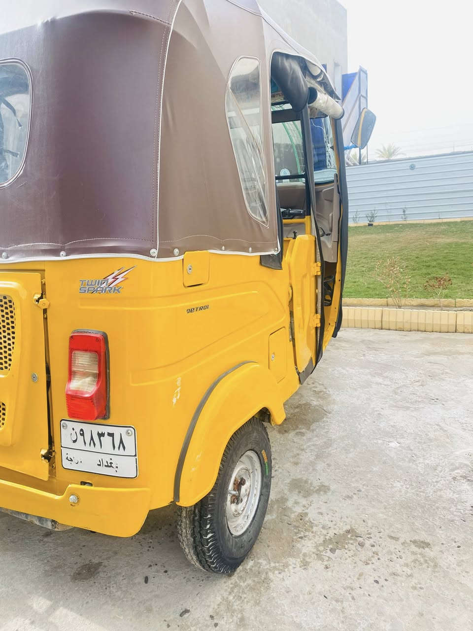 السلام عليكم تكتك 2021مرقمه تحويل ثاني يوم بس بيها تنقيص دهن السعر اثمانيه وبيها مجال 
 للستفسار الرقم ***********
