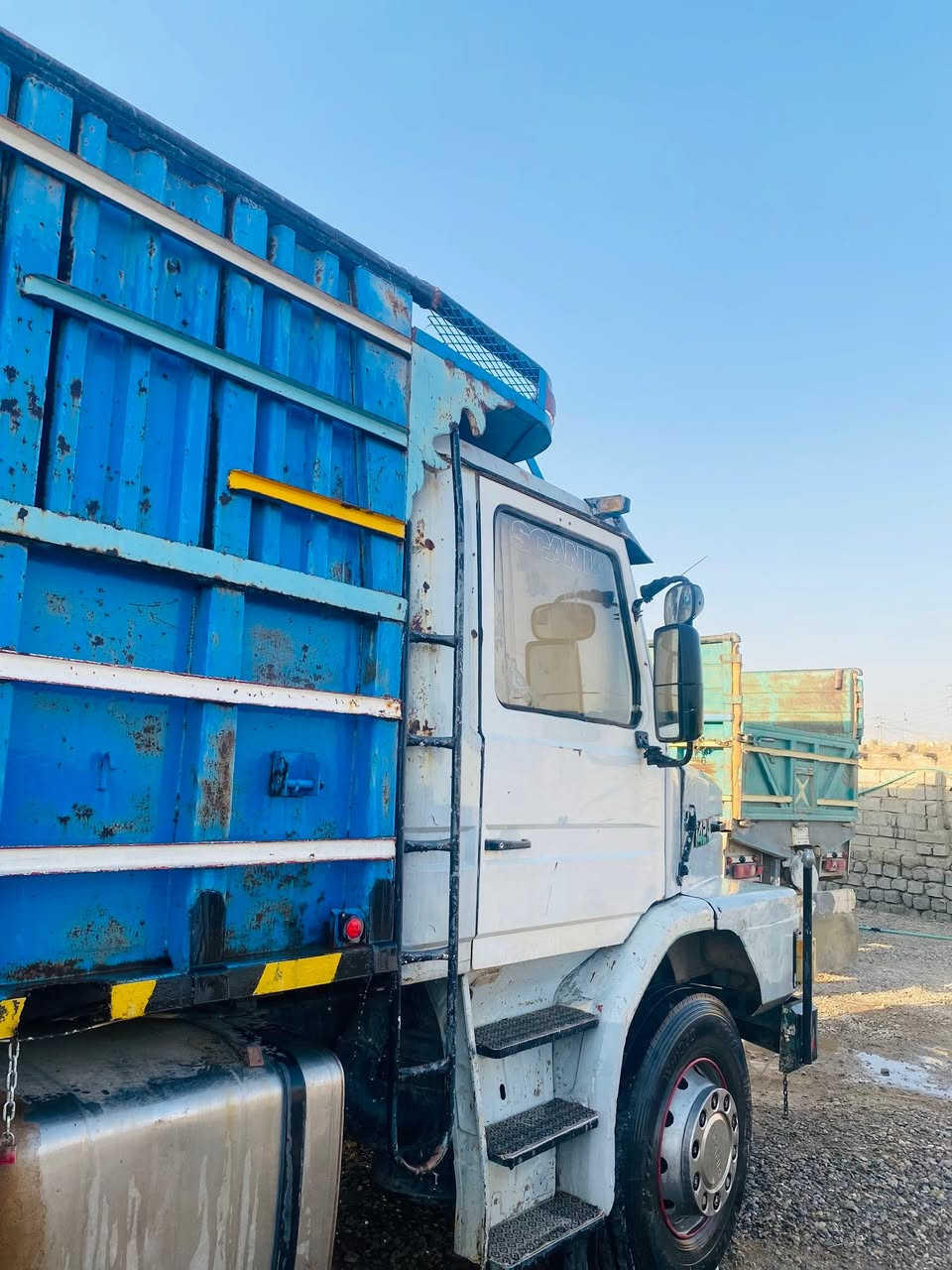 سكانيا 112رقم نينوى سناويه 2028محرك فرندكسن اكسن كلو شرط محرك ثنعش ونص وكير واكسن كلو اوربي  المكان ربيعه رقم صاحب السياره  *********** ***********
