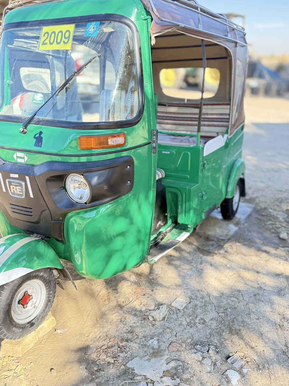 سلام عليكم تكتك للبيع موديل 22 شهر 11 مكفوله كفاله عامه رقم وسنويه ذي قار مكاني  ناصرية خاص مقلق للاستفسار ***********
