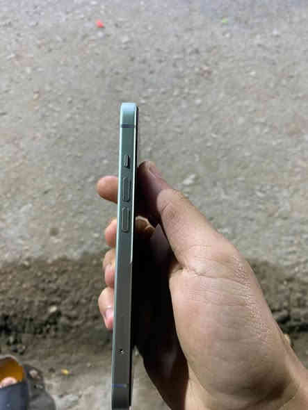 ايفون 15 عادي كامرتين جهاز نضيف كلش بطاريه 88 للبيع او مراوس بدراجه موجود وتساب ***********
