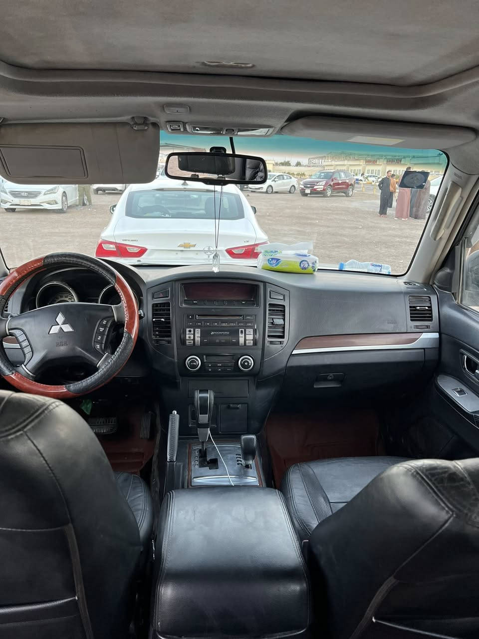 باجيرو 2009 حبتور
 فول مواصفات
 سيارة خليجي 
مبدل الجاملغ الايمن واكو بارد بسيط بالجاملغ الايسر وبالباب
السياره جديده مال جناي 
فورويل 
 كشن كهربائي
 اشارة بل مري شفط 
تحكم ستيرن  
فتحه 
ثلاجه
تبريد ثلاث قطع 
حساسات خلفيه 
 تخم تاير 
كير مكينه خير من الله 
سياره جديده لوك محرك 6 المرغوب
السعر 115
***********
