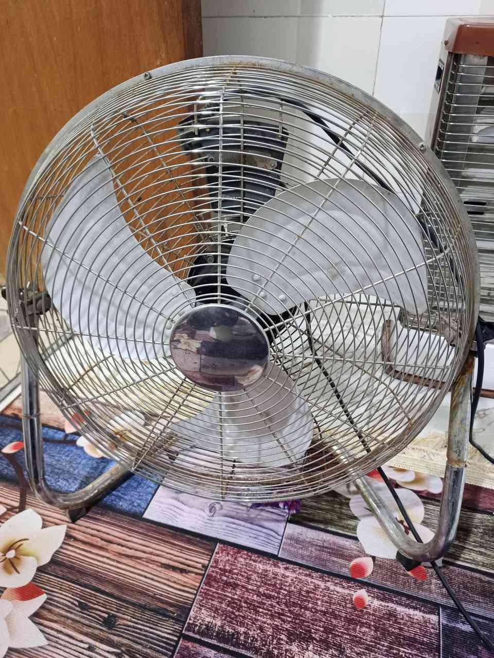 مروحه للبيع ارضيه. دفع قوي. وبارده. شراي يتصل  ويدلل  مكانيكربلااء سيد اسماعيل ***********
