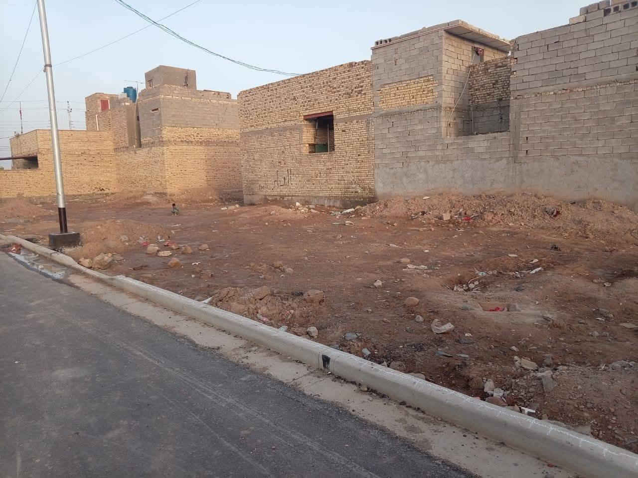 قطعه ارض للبيع 100 مربعه
على شارع 20 وجه 10 ونزال 10
كافه الخدمات ماء مجاري كهرباء تبليط بلباب 
حي الرحمه الثانيه قرب مستشفى البناني
الاستفسار الاتصال على الرقم ***********
