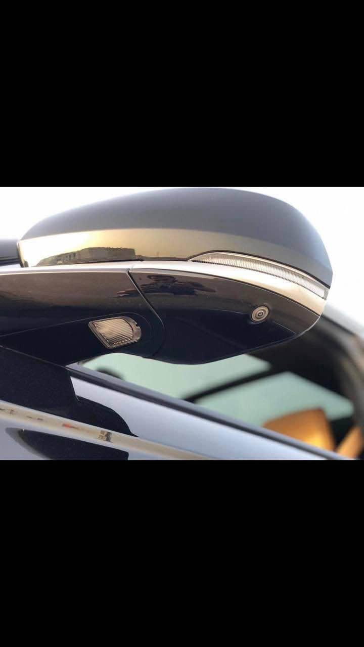 جيب جراند شيروكي سُمِّت (Summit) 2021 – وارد أمريكي

🔹 تقرير غرق
🔹 الغرق بالدوسة فقط – السيارة كانت تعمل داخل أمريكا
🔹 مكفولة
🔹 مغلفة نانو أمريكي
🔹 رقم بغداد
🔹 السعر: 38،000$ قابل للتفاوض بالمعقول

الموديل: 2021
المحرك: V6 سعة 3.6 لتر
الدفع: رباعي 4x4
المقاعد: 7 ركاب
المواصفات: فول فول – جميع الأنظمة باللغة العربية

أبرز المواصفات:
 • نظام تعليق هوائي (جكات)
 • رادار أمامي + مانع تصادم
 • قيادة ذاتية بالمُنحنيات
 • تحذير الخروج عن المسار
 • تحذير النقطة العمياء
 • تحذير التقاطعات وتجاوز السرعة
 • نظام استشعار تعب السائق مع توقف تلقائي
 • رؤية ليلية + تصوير حراري
‏ • Head-Up Display (عرض المعلومات على الزجاج الأمامي)
 • 4 كاميرات خارجية مع بخاخات تنظيف
 • كاميرا داخلية
 • شاشات:
 • شاشة رئيسية 10.1 إنج
 • شاشة للراكب الأمامي
 • لوحة عدادات رقمية 12 إنج
 • نظام GPS + عرض الخرائط على لوحة القيادة
 • نظام صوت McIntosh مع 19 سماعة
 • شاحن موبايل لاسلكي
 • إنارة داخلية محيطية LED متعددة الألوان
 • مقاعد جلد طبيعي فاخر مع تطعيم خشب طبيعي
 • مقاعد أمامية كهربائية مع ذاكرة + مساج
 • تبريد وتدفئة للمقاعد الأمامية والخلفية
 • ستائر خلفية
 • مكيف خلفي (3 مناطق) مع تحكم مستقل
 • تشغيل عن بعد
 • دخول ذكي + بصمة 5 أبواب
 • صندوق خلفي كهربائي + فتح بحركة القدم
 • مرايا تعتيم ذاتي + طي كهربائي
 • تدفئة مقود
 • حساسات أمامية وخلفية
 • مانع تصادم خلفي
 • جنوط قياس 21 إنج
 • سقف بانوراما
 • تخم تاير جديد

📞 ***********
📱 واتساب متوفر البصرة, العراق
