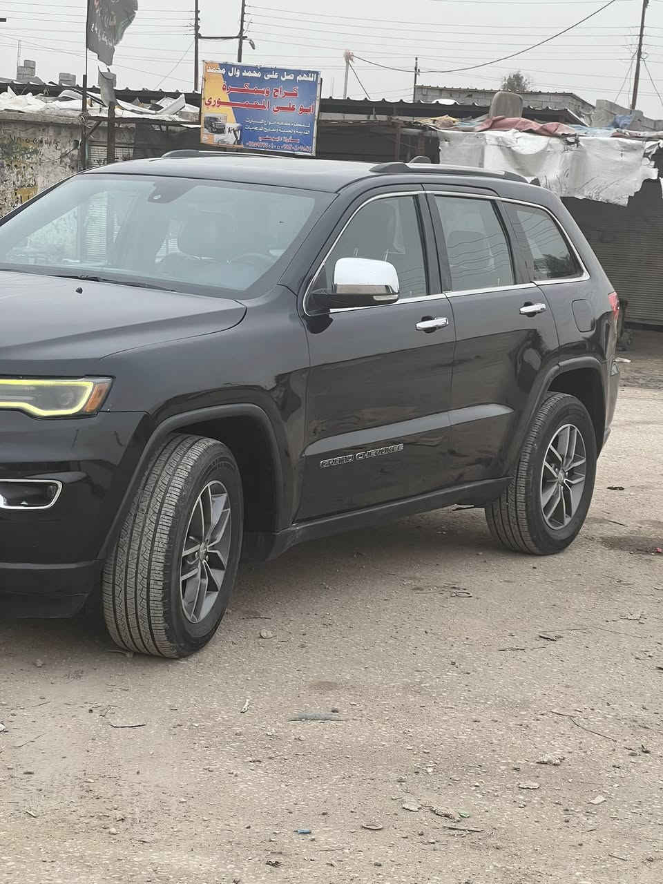 السلام عليكم جيب للبيع موديل 2017 أمريكي صور الحادث مرفقه
فول موصفات 1/1
رقم بغداد السيارة لمتد
محرك جديد 
تخم تاير 
دواخل صدر كله جديد 
حادثة مو قوي السيارة صبغ عام ابيع 
***********
