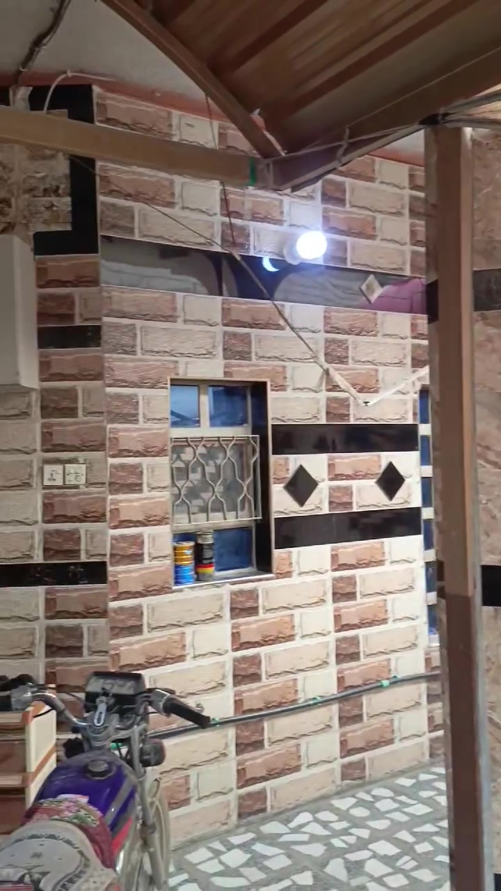 السلام عليكم ورحمة عندي بيت يم مدينة ألعاب النوارس ٢٠٠متر للبيع البيت ٤غرف نوم سند ٢٥طابوزراعي البيت سند وليسه قرار يخدم الزوار كلوين عن الإمام بيع مستعجل***********
