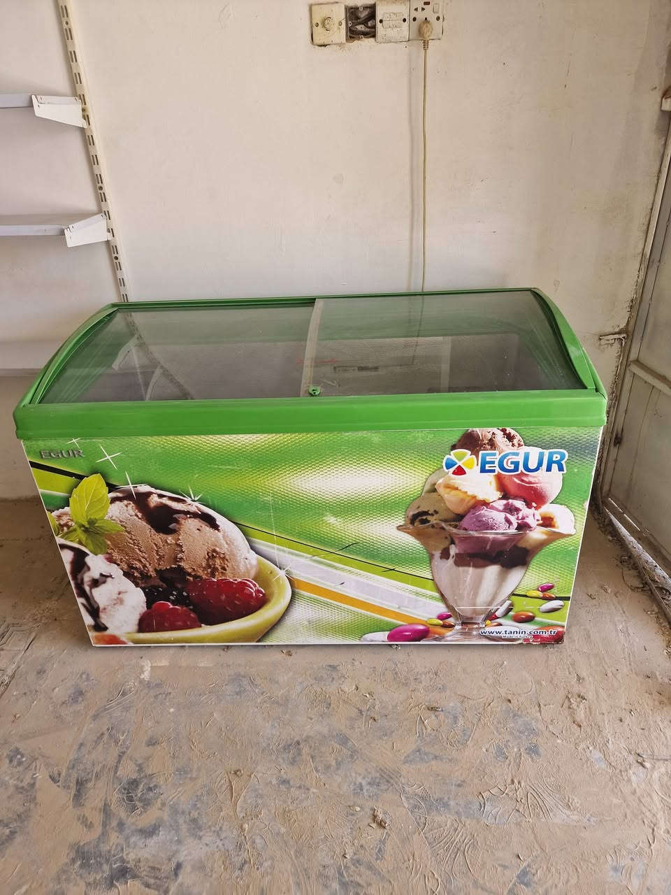 مجمده سعرها 250
اتصلو على هاذا الرقم يذا عندك استفسار
***********
