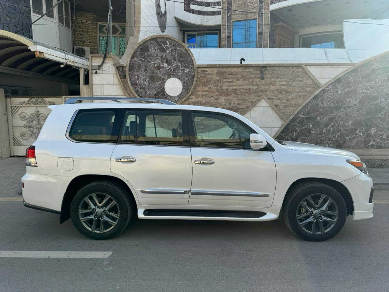 #اللهم صل على محمد وآل محمد #لكزز بريم موديل 2013 فئه LX570 رقم بغداد بسمي تحويل مباشر مواصفات فول 1/1 فتحه 5 كامرات 
شاشات ويل كب جلد داخل قرميدي 
تحكمات شفتات استيرن  بصمه وباقي مواصفات لكزز معروفه  
(سياره مكفوله كفاله عامه ماعدا داير خلفي صبغ فقط ) سونار بالمنشور سياره جديده بمعنى الكلمه ماشيه 156 الف حقيقي مكان ناصريه مركز 

رقم الهاتف ***********  السعر اتصل ع رقم او خاص مكلف بالنشر غير متواجد ع الفيس
