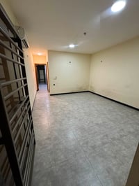 مشتمل طابق أول • غرفتين نوم • ٤ سبالت