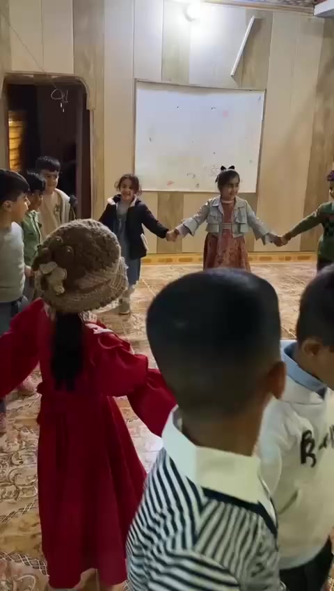 روضة وحضانه براعم الطفولة 

✅#وقت الدوام / شفتين صباحي ومسائي 
 #يوجد خصم للاخوان وذوي الدخل المحدود والايتام 
سعر الاشتراك 50 الف وبعد الخصم سيكون 40الف 

 برنامجنا تعليمي  نعمل على تقوية النطق السليم ضمن نشاطات ووسائل ايضاح لتقويم السلوك عند الطفل♥️😍

التحضيري 
من ثلاث سنوات الى اربع سنوات تعليم الطفل على مسك القلم والكتابة بطريقة التنقيط 

_المستوى الأول 🌺
من عمر 4 سنوات الى 5 سنوات يوجد منهاج كامل  انكليزي_ الخبرة اللغوية _الخبرة الدينية _الخبرة العددية  الخبرة الحياتية _أساسيات اللغة الانكليزية 

المستوى الثاني _التمهيدي 🌺
من عمر 5 سنوات الى 6 سنوات منهاج   يشمل أساسيات اللغة الإنكليزية _ الخبرة اللغوية_ الخبرةالدينية_ الخبرة العددية _الخبرة الحياتية 🌺

النشاطات/قاعة العاب  مهارات  برامج ترفيهية وتعليمي

مايتميز به روضة براعم الطفولة 🌹🌹

ألعاب خارجية وداخلية
نشاطات يومية ممتعة

قاعات مكيفة ومجهزة لكل فئة عمريه،تحضيري،تمهيدي
كادر ذات خبرة وكفاءة في التعامل مع الأطفال
متابعة مستمرة لتقييم سلوك الطفل وتطوره

تقوية اللغة الإنكليزي 

تعفير يومي للألعاب ومقتنيات للأطفال #روضة براعم الطفولة 

😍😍😍

🔵يتعلم الطفل أساسيات اللغة الانكليزية  
⚫يتعلم أساسيات الخبرة العددية 
🔵يتعلم اساسيات الخبرة اللغويه 

 #للتسجيل أو الأستعلام يرجى مراسلة الصفحة اوالاتصال بالرقم  التالي 📞
***********
او زيارتنا في مقر الروضه العلگايه قرب مدرسة تبارك الابتدائيه للبنات
