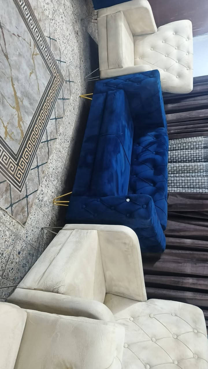 تخم 10 مقاعد اخو جديد اي ضرر مابي نضافه فووول تسكام خشب قوي وثكيل تكمه سعر ,,275,,بي مجال مكان البياع *********** يوجد واتساب ومكيف شغال كلشي مابي مداخل أي تصليح نوعيه ,,,,گرافت,,, سعره 150 بي مجال  مستعجل عل بيع
