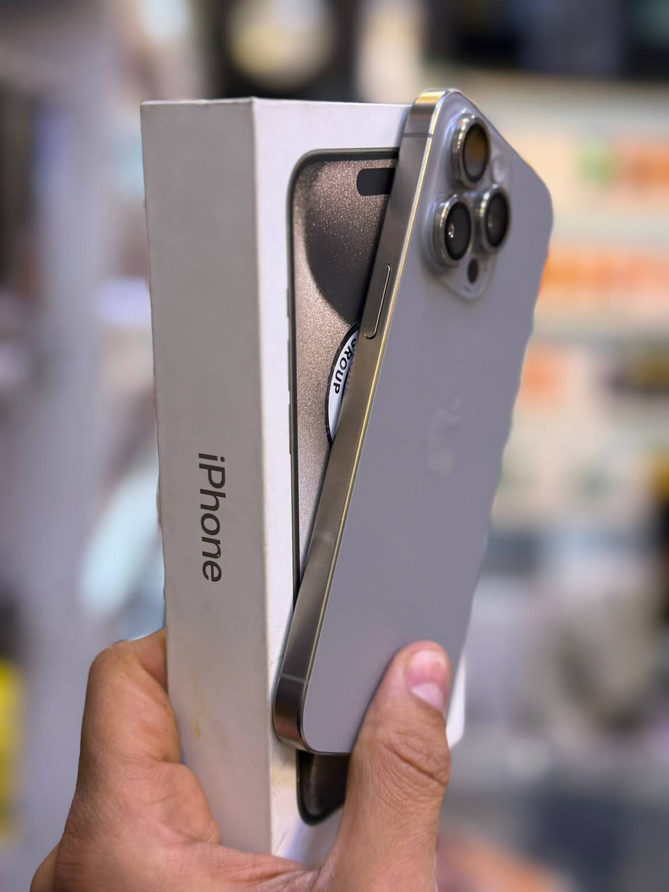 15 برو ماكس شرق اوسط وكالة ماستر
ذاكرة 256 
بطارية 95
نظافة الجهاز 100%
كامل ملحقاته الاصلية مع ضمان  

السعر واتساب على هذا الرابط مباشرة ⬇️⬇️⬇️

wa.me/9647890425246

☎️☎️ *********** ☎️☎️
