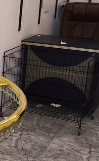 ميز وكرسي • أثاث محل • ستاند شالات