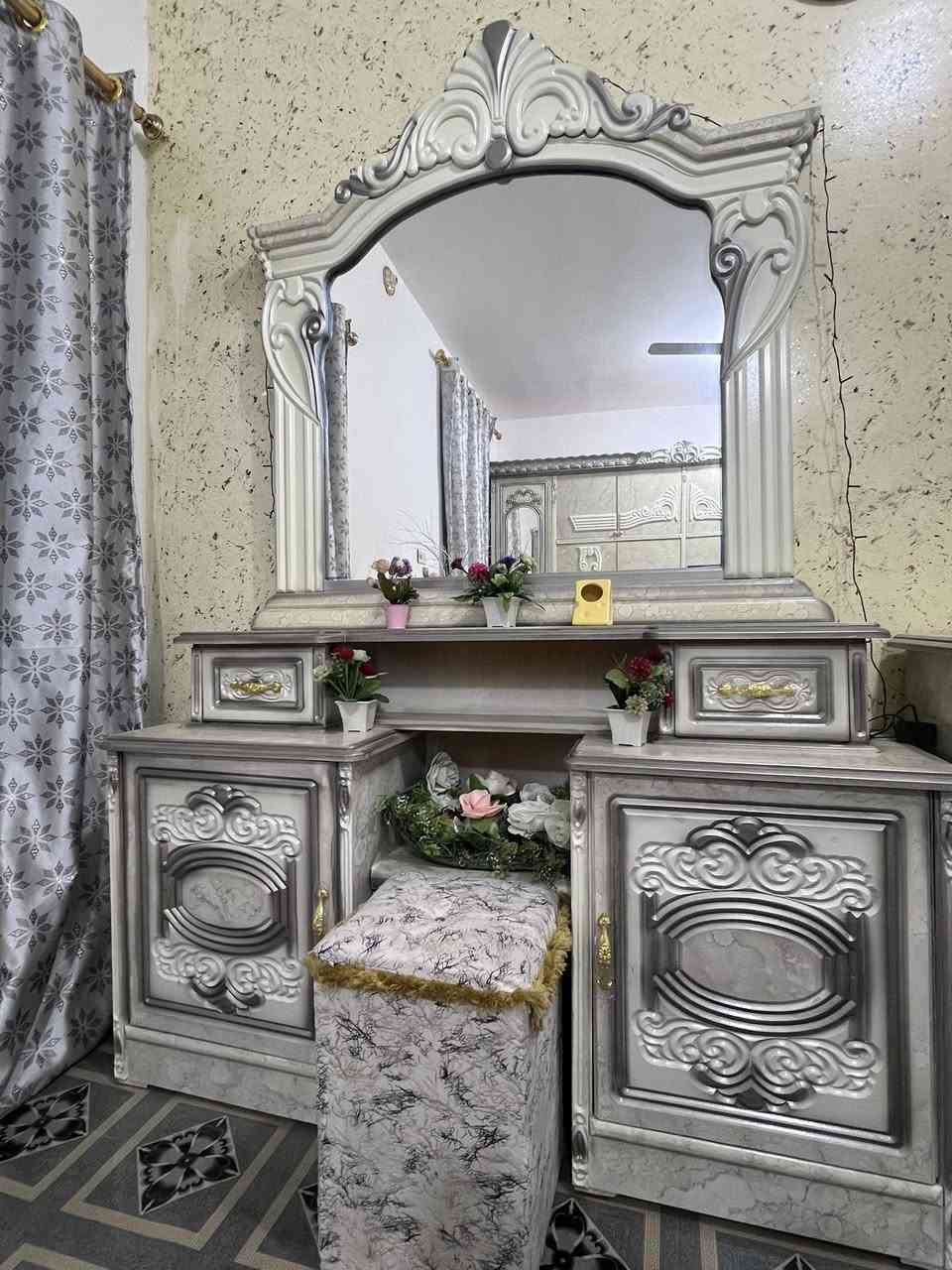 غرفه نوم للبيع 
خشب عراقي 
تصميم تركي
السعر مليون900
رقم ***********
***********واتساب
