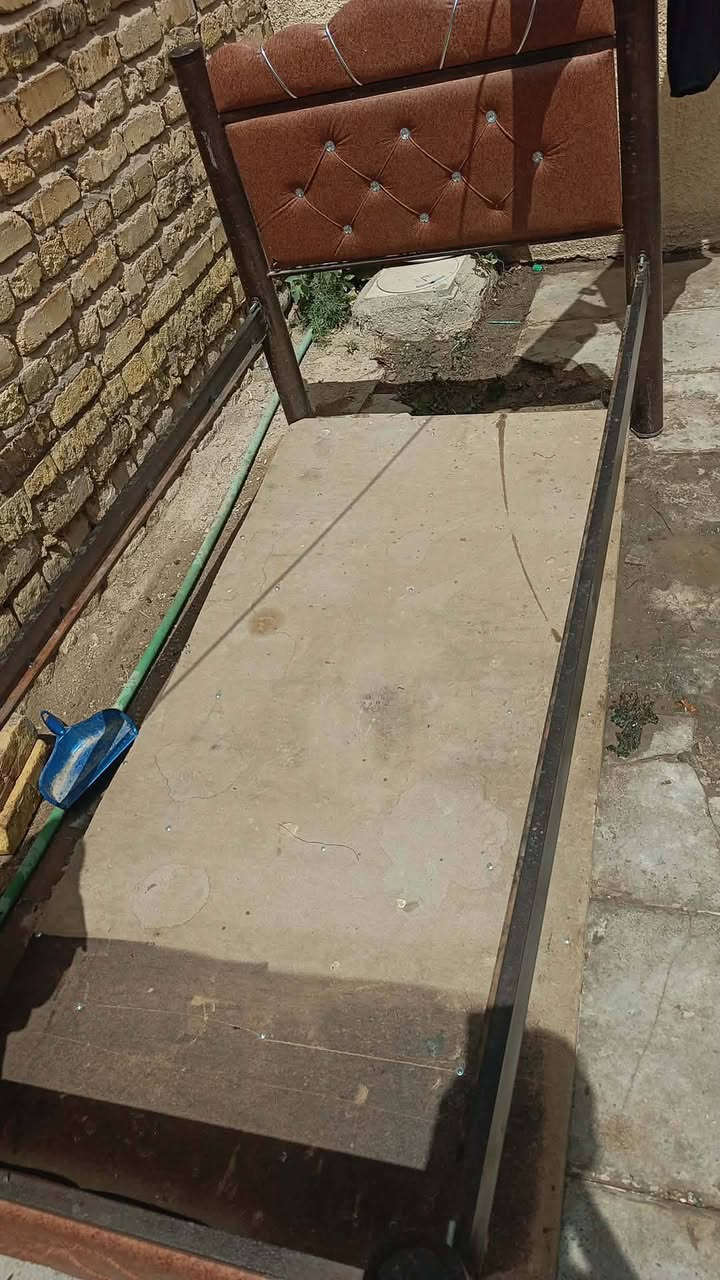 جربايه حديد لبيع وياهه قاعده خشب ثكيل ب50وبيهه مجال| عربانه لبيع ستعمال خفيف بركات شغاله تواير نضاف السعر 100وبيهه مجال رقم الهادف***********بي وتساب مفتوح
