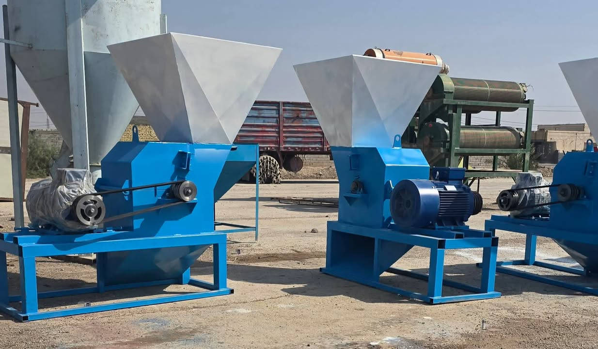 جاروشه  عرنوص
 وكوالح الاذره ( الشاميه ) والشعير والحنطه والخبز اليابس 

قدرة المحرك
15 حصان
30 حصان

ياتي معها 2 درجات نعومه تتحكم بيها

مع توفر كافه الأدوات الاحتياطيه لها
للأستفسار الاتصال على الارقام التالية‏‪0786 192 2388‬‏
يوجد لدينا بسعر المفرد والجمله ‏‪
