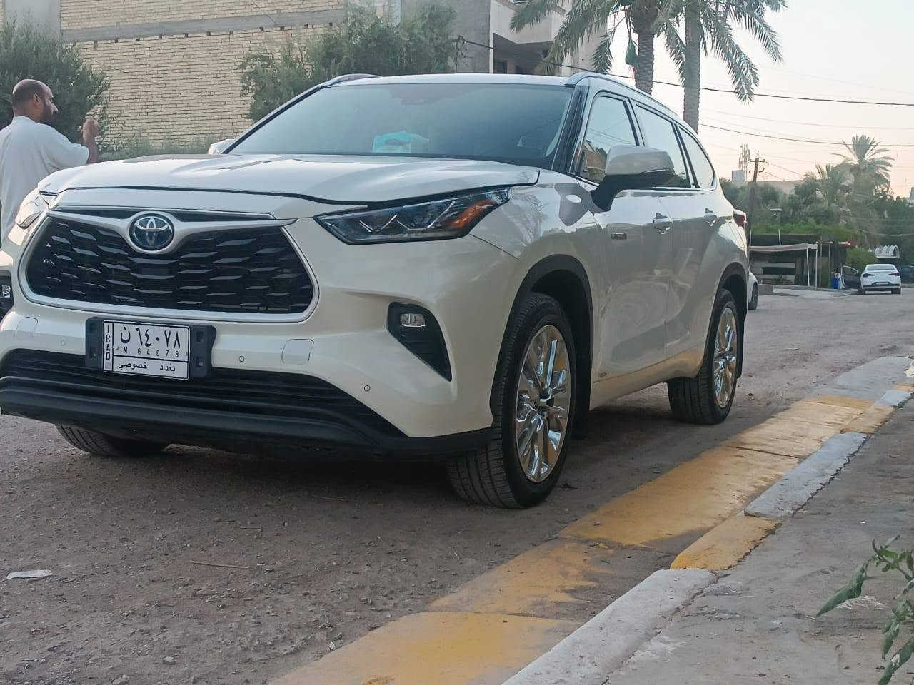 🚘 للبيع | تويوتا هايلندر هايبرد Limited موديل 2020
🚘 للبيع | تويوتا هايلندر هايبرد Limited موديل 2020

✅ المواصفات:

- موديل: 2020
- فئة: Limited
- محرك: 2500 سي سي هايبرد
- عدد الركاب: 7
- رقم بغداد
- المسافة المقطوعة: 100,000 كم

المميزات:
✔️ شاشة كبيرة
✔️ كاميرا
✔️ تشغيل بالبصمة
✔️ بصمة في الأبواب الأربعة
✔️ دخول ذكي (Smart Entry)
✔️ رادار أمامي
✔️ رادار خلفي
✔️ حساسات/رادار جانبي
✔️ نظام النقطة العمياء (Blind Spot Monitor)
✔️ مقاعد جلد
✔️ تدفئة للمقاعد
✔️ مقاعد أمامية كهربائية مع تحكم كامل
✔️ ثلاث مناطق للتحكم بالمكيف (Dual/Triple Zone Climate Control)
✔️ 6 منافذ USB للشحن
✔️ شاحن لاسلكي للهاتف
✔️ باب صندوق خلفي كهربائي
✔️ أوضاع قيادة: Eco – Normal – Sport
✔️ نظام المساعدة على نزول المنحدرات
✔️ فتحات تكييف للمقاعد الخلفية

✅ السيارة نظيفة جداً وبحالة ممتازة وجاهزة للاستخدام.

ملاحظة: حادث بسيط سابق في الدعامة الأمامية فقط.

💰 السعر: 31,000 دولار، قابل للتفاوض بشكل بسيط.

📍 مكان السيارة: بغداد – الغزالية

📞 للاستفسار:
***********
