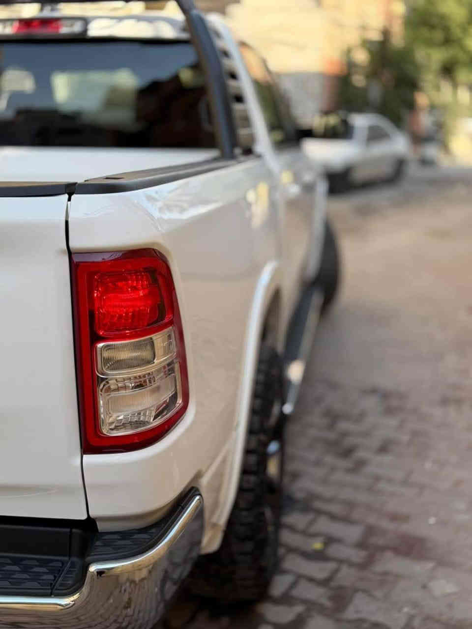 السلام عليكم
رام 2022 بك هورن ايتورك 6 سلندر

سيارة حادثها دعامية البنيد بي بارد بالخشم ورش كلير ربع باب

البصف السايق وجاملغاتها مفتوحة ومرجعات نفسن صور الحادث مرفقة بالمنشور

شادلها سستم صوت هارمن کاردن ي مستر بيس ب 1500 دولار ويالة وتايرات جبلي ب 1000 دولار

ولد بالجاملغات متغير اصلي مال مستر بيس ب 500 دولار

محجر trx بلوجكترات حركتين x اصفر ولد ابيض ب 600 دولار

شاشة تيسلا ب 700 دولار

ماشية 56 الف كيلو مكان السيارة بغداد

سعرها 270

***********
