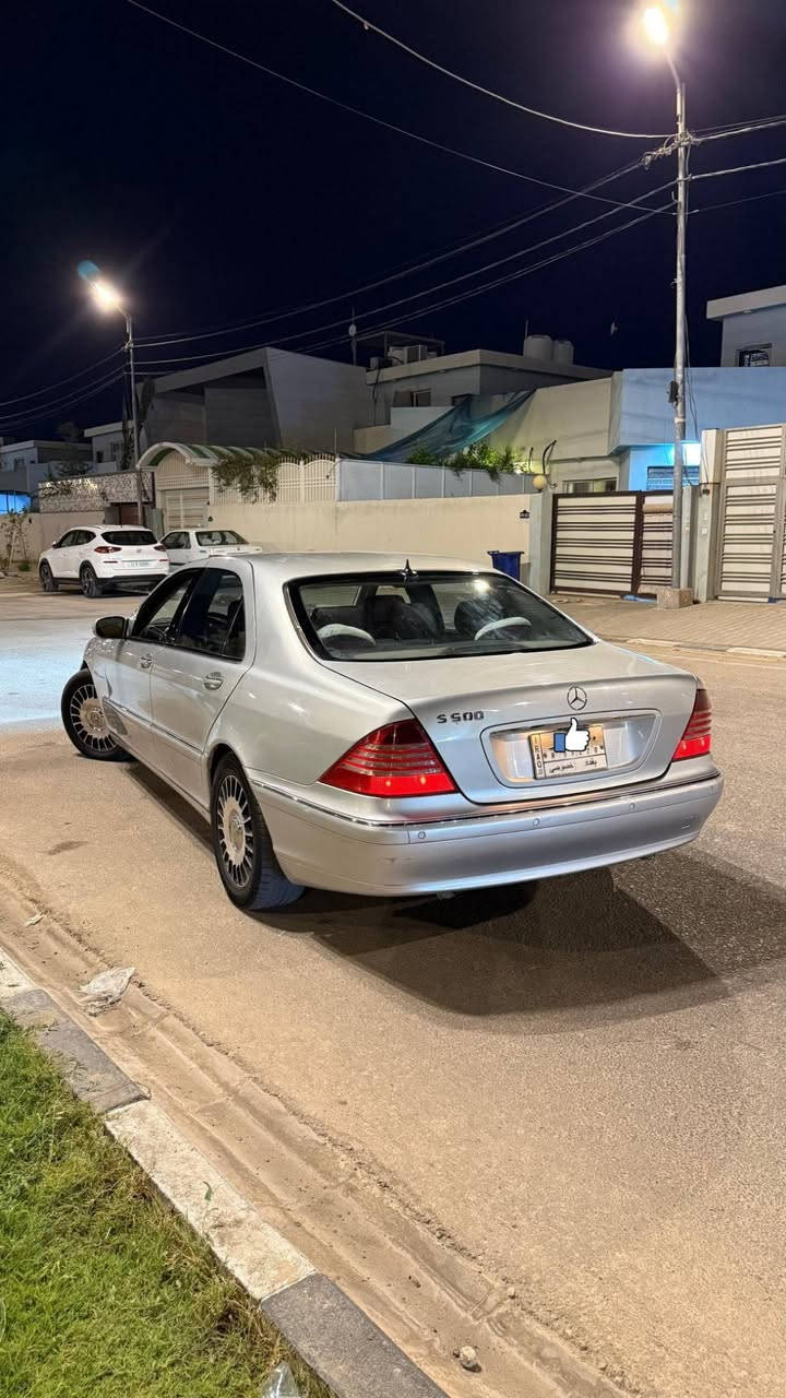 مارسدس غواصه للبيع s500 مديل 2001 السياره 8سلندر  جديده مكفوله من الضربه  ماشيه 140 الف حداديه جديده اماميه خلفيه رقم بغداد ألماني راعيه يريد مداور السياره سعره 95 ورقه وبيه خربطه بعقل الكير يعني عته بالكير 
اشاير بالمري 
مري شفط
منضومه زنون عالي ناصي
كشنات تدفئه تبريد كشنات جدد 
بيبان شفط
كشنات كهرباء
 حساس امامي خلفي
فتحه سقف
ويل ماي باخ
رقمي للتواصل ***********
