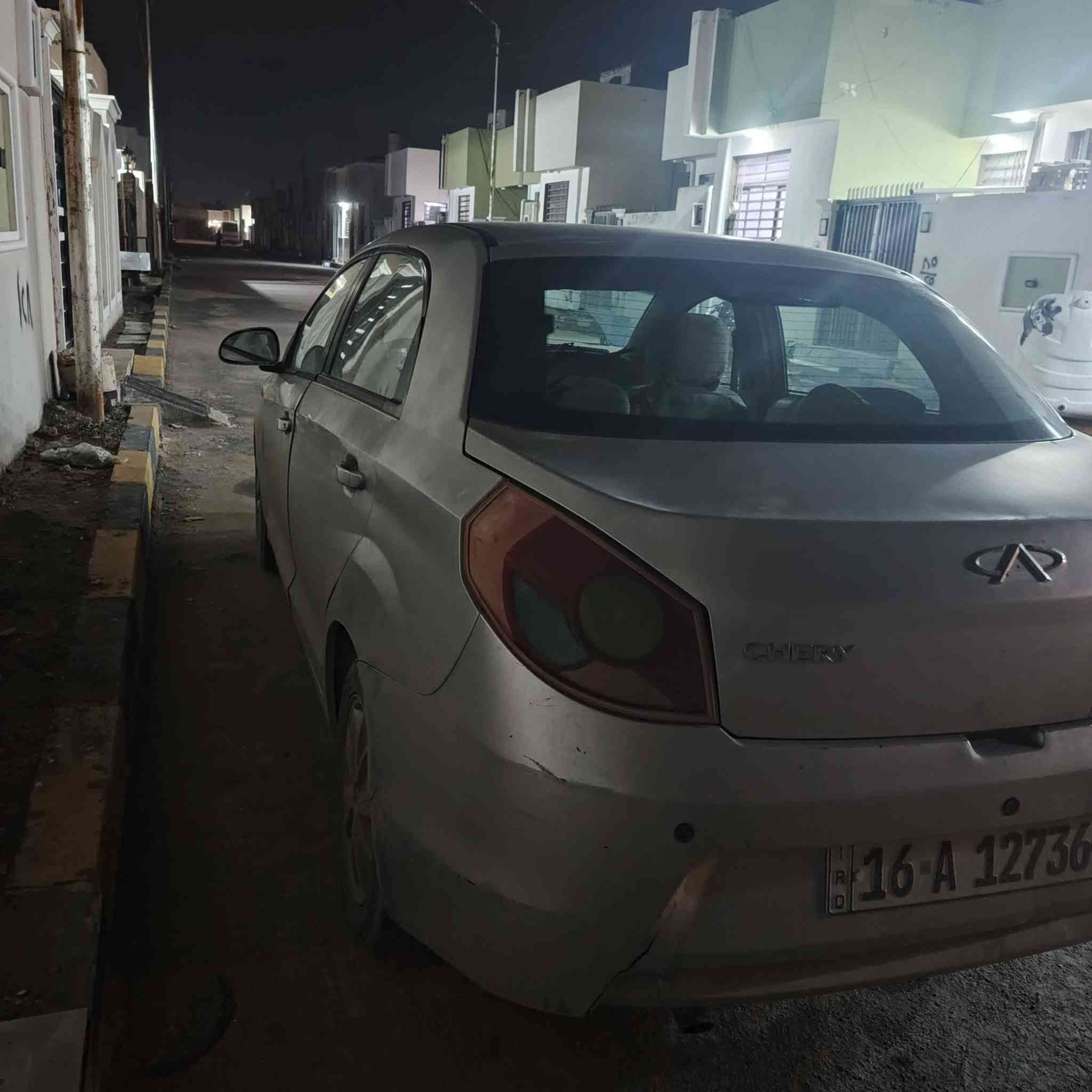 السلام عليكم فلاوين ١٣ كفاله عامه بيها مكانات تصليح بسيطة رقم نكليزي بسمي قادسية كير ومحرك مشروطات تبريد ثلج  حدادية تخم تاير باتري  عوزها نواقص بسيطة كلش مكانها نجف سنوية لل٢٨ السعر ٣٢وبيها مجال بسيط كلش ***********
