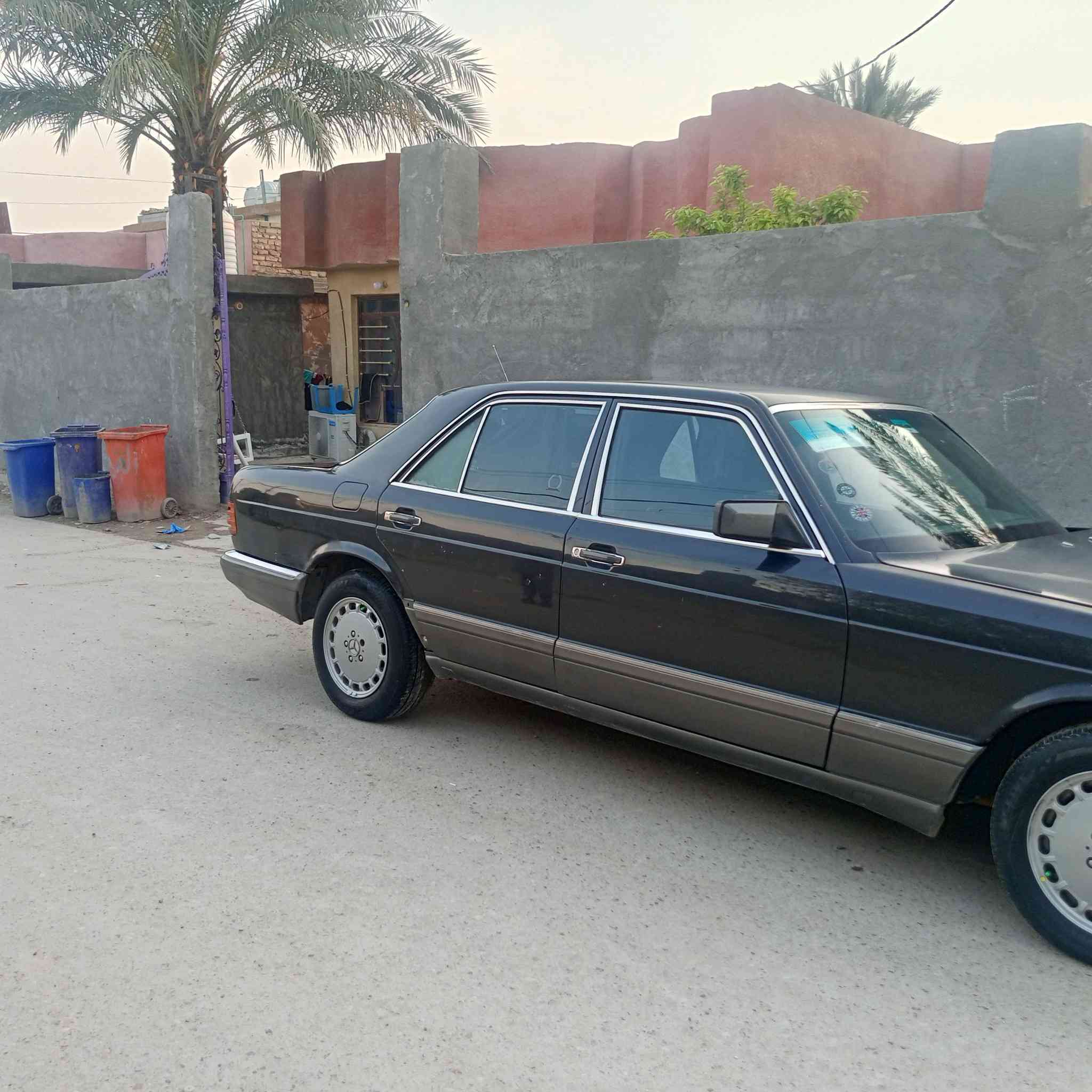 سلام عليكم مارسدس رئاسي موديل 1991 بيه حزام صبغ جماليه مكينه وكير بلادي تبريد ثلج سياره جديده تخم تاير رقم كركوك بسمي كشره حلو سعر 55 وبيه مجال عنوان بغداد دوره رقمي ***********
