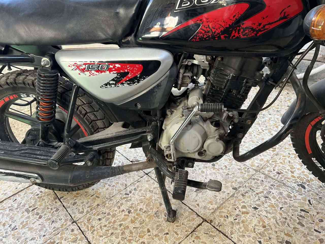 Boxer X150
السلام عليكم بوكسر للبيع دراجة نضيفة مكفولة كفالة عامة استخدام شخصي ما اشتغل بيهة السعر مليون و٦٠٠ الف كلشي شغال بيهة مكاني بغداد حي اور رقمي *********** للتواصل
