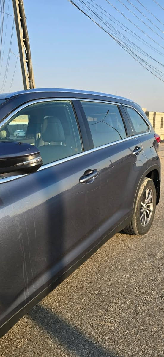 تويوتا هايلندر امريكي موديل ٢٠١٩ فول مواصفات رقم بغداد صبغ بنيد مع نص جاملغ يمنه امامي تحويل مباشر ..السعر ٢٣٨ ورقه بي مجال..مكانها..الرمادي...للاستفسار ***********
