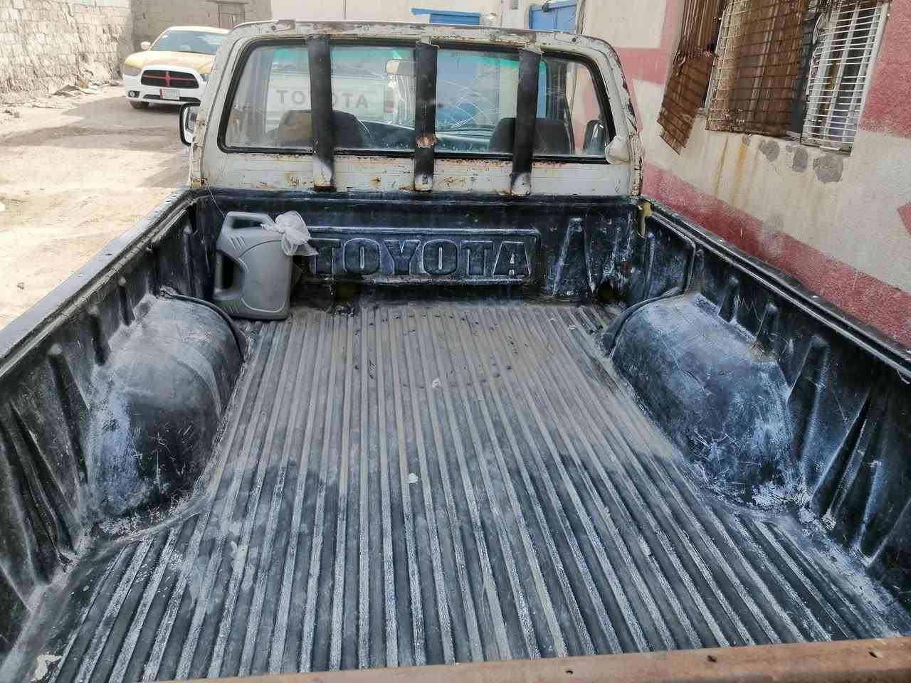 سياره تويوتا موديل ١٩٩١ بسمي مشروع وطني رقم واسط كامله ما بيها اي نقص  عل البلاد ما مصبوغه مكفوله كير ومحرك واكسن ومن الكص والحادث كهربائيات شغاله السعر 50 وبيها مجال العنوان البصره المركز للاتصال على الرقم ***********
