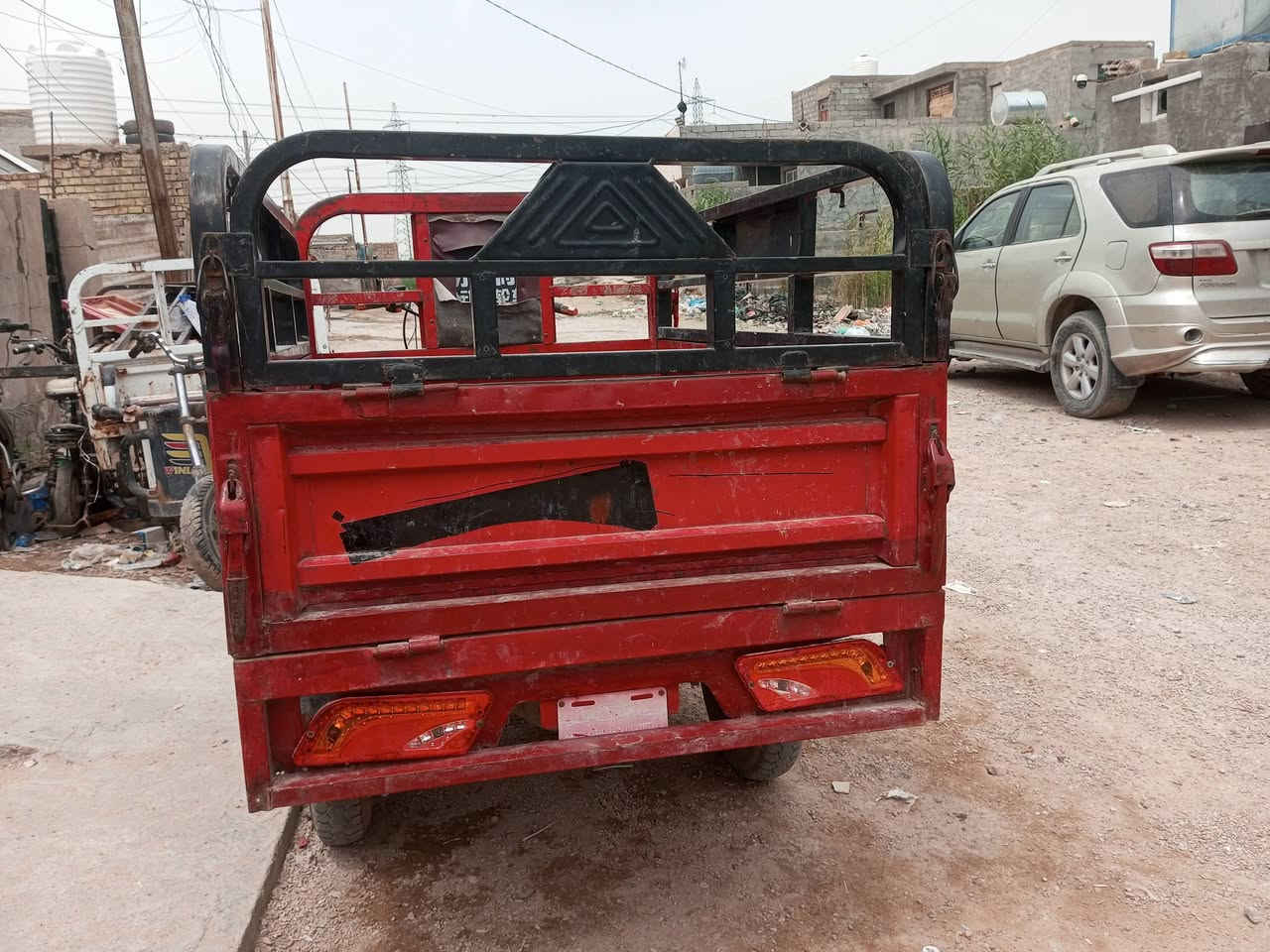 ستوته شحن حجم الوسط
بطاريات نضاف على الفحص
دبلات جدد
كهربائيات جدد
شاشه بلوتوث .البدي يرادله تصليح .مكانها ابو غريب سعرها ٥٠٠


**إذا كنت صاحب هذا الإعلان وتريد حذفه لأي سبب، رجاءا أرسل رسالة إلى الدعم الفني**