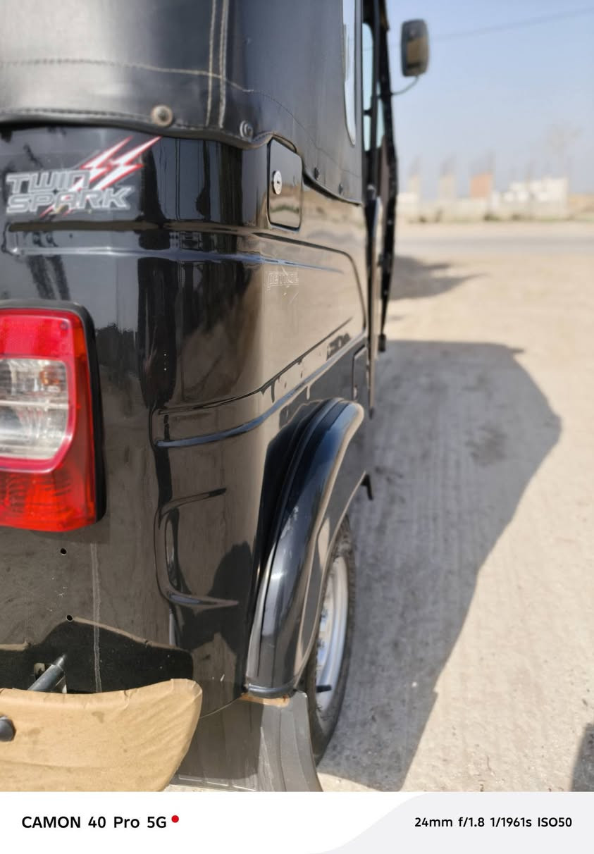 سلام عليكم تكتك للبيع موديل 23كفالة ماعده شخط يم الكنر رقم كربلاء الاستفسار ***********
