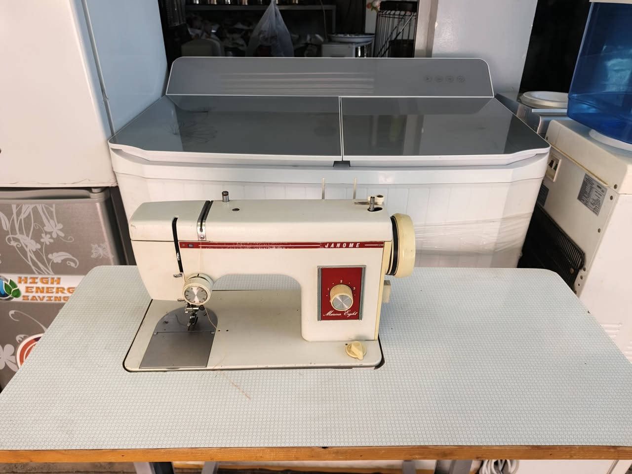 كلشي متوفر في معرض ومزاد الثقه قرب مجسر رازي ***********
