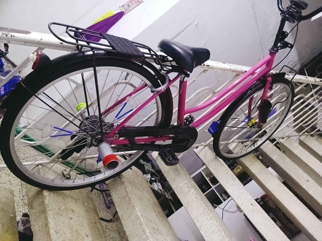 السلام عليكم بايسكل بناتي حجم 26 بايسكل نظيف بغراض جمبزه كامل هو وغراضه السعر 85 بمجال بسيط مكانيف بغداد العامريه رقم تلفوني *********** واتساب
