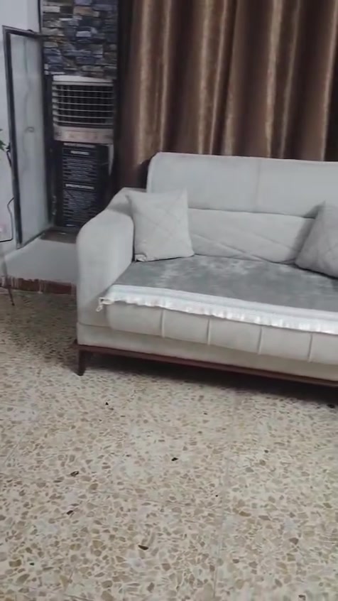 السلام عليكم تخم تركي نظيف للبيع ١٠ مقاعد مستعمل قليل صارلي ٤ اشهر ماخذته سبب البيع تحويل الى بيت اصغر مكاني الغزاليه للاستفسار ***********

