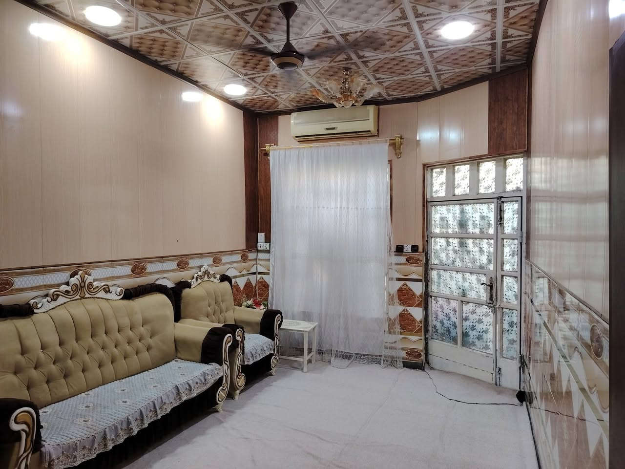 🏠 دار للبيع
📍 الموقع: حي الحسن العسكري / حي لازم (الدوانم)
📏 المساحة: 100 م
📜 نوع السند: 25 زراعي
مواصفات الدار:
ديوانية
مطبخ
صالة مفتوحة
غرفة في الطابق الأرضي
غرفة في الطابق العلوي
نقص فقط "أبياض وأرضية"
📍 الموقع قريب من جامعة ميسان (من جهة الباب الخلفي)
💰 السعر: 55 مليون 
📞 للاتصال: ***********
