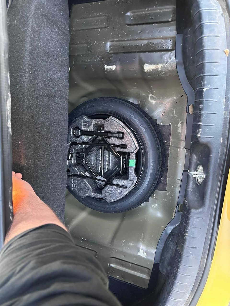 النترا موديل 22 فول موصفات  من عدا الجلد
.تشغيل عن بعد
.بصمة تشغيل
بصمة ابواب مع ترحيب
بصمة جنطة مع فتح ذاتي عند الاقتراب 
تدفئة كشنات
.لدي امامي خلفي عدسات زنون
.اطفاء ذاتي 
.تحديد مسار 
.مانع انزلاق
.فول تحكم ستيرن مع قيادة الية
.مود درايف تغيير 3 وضعيات قيادة
.رادار امامي 
.رادار خلفي 
.رادار جانبي
رادار نقطة عمياء
كامرة خلفية كامرة رادار مع حساس اوتو ستوب خلفي
.شاشة ديجتل متصلة 
شاشة كبيرة تدعم كار بلي
محرك 2000 دوش 
.سلايت
اشارة مراية 
ماشية49ميل
حادث خلفي
صورالحادث بالمنشور
بدون ايرباك
السعر169
للاستفسار الاتصال***********
