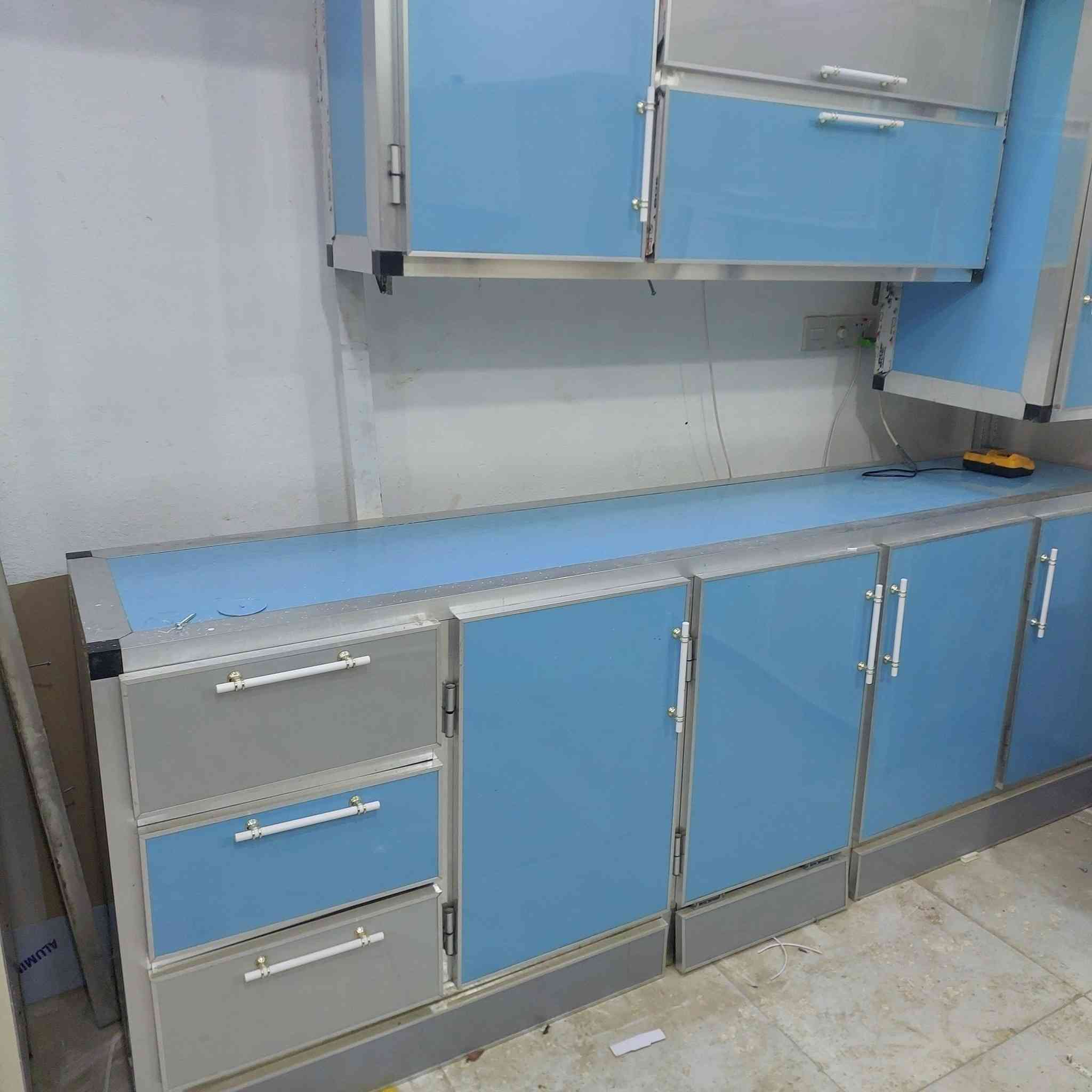 كاونتر تسكام مستعمل ٣امتار والسنك متر بالحمزه الشرقي حي الحسين ***********واتساب
