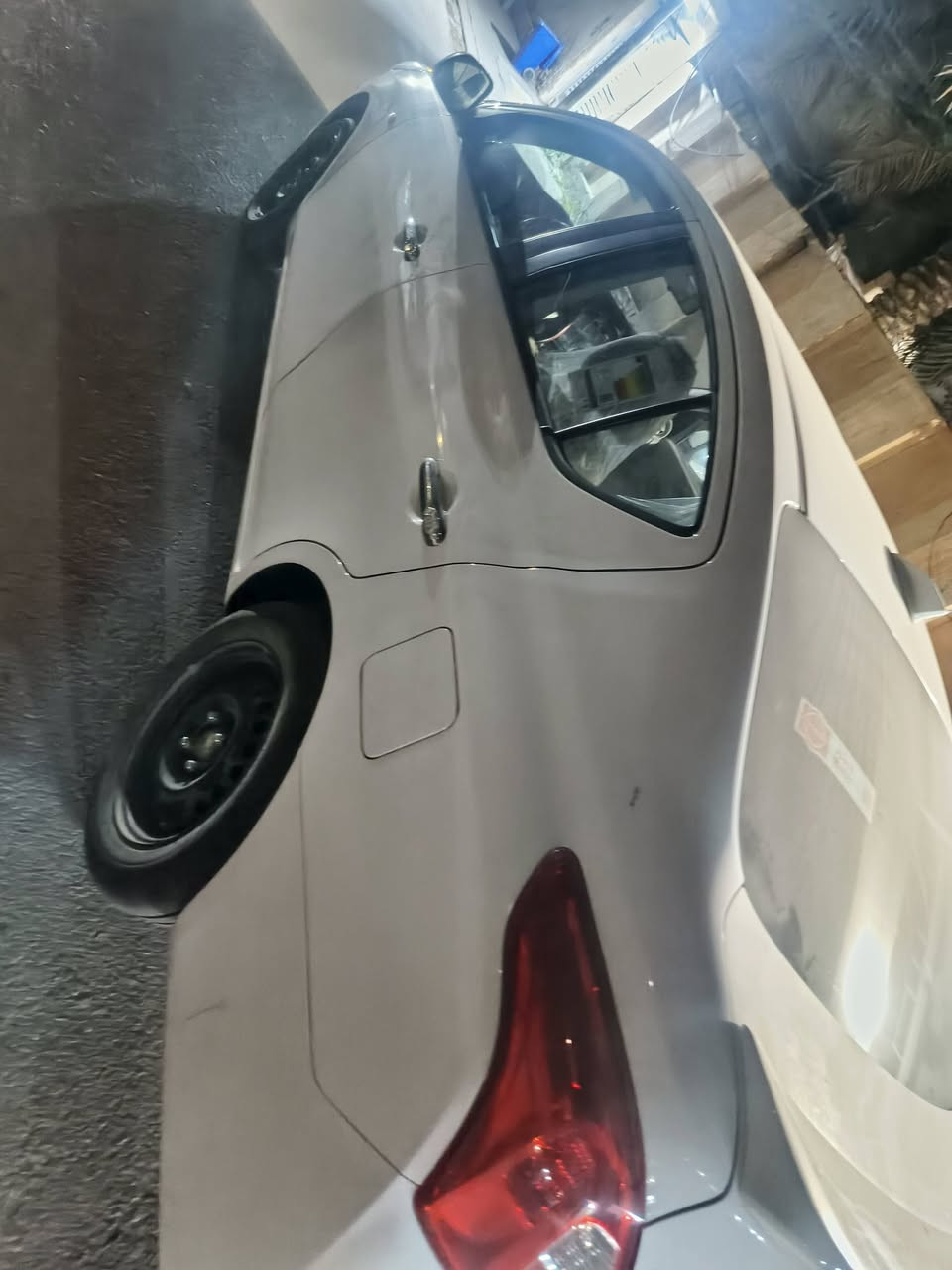 سلام عليكم نيسان صني هندي مديل 24 داخلة ضمان شركة السور مكفولة كفالة كاملة شرط ماشية ١٣ بعدها زيرو بيها مكفولة كاملة  دحجة  خفيفة وبس وباقي مكفول واي تفاصيل تريد سنوية باسم شركة عليها تسديد بنك ل٢٠٢٧  اطيك وكالة اطيك مكاتبة واستعمال نضيف كلة محسن اي تواصل رصيد واتساب***********. 125 مالت مستعجل
