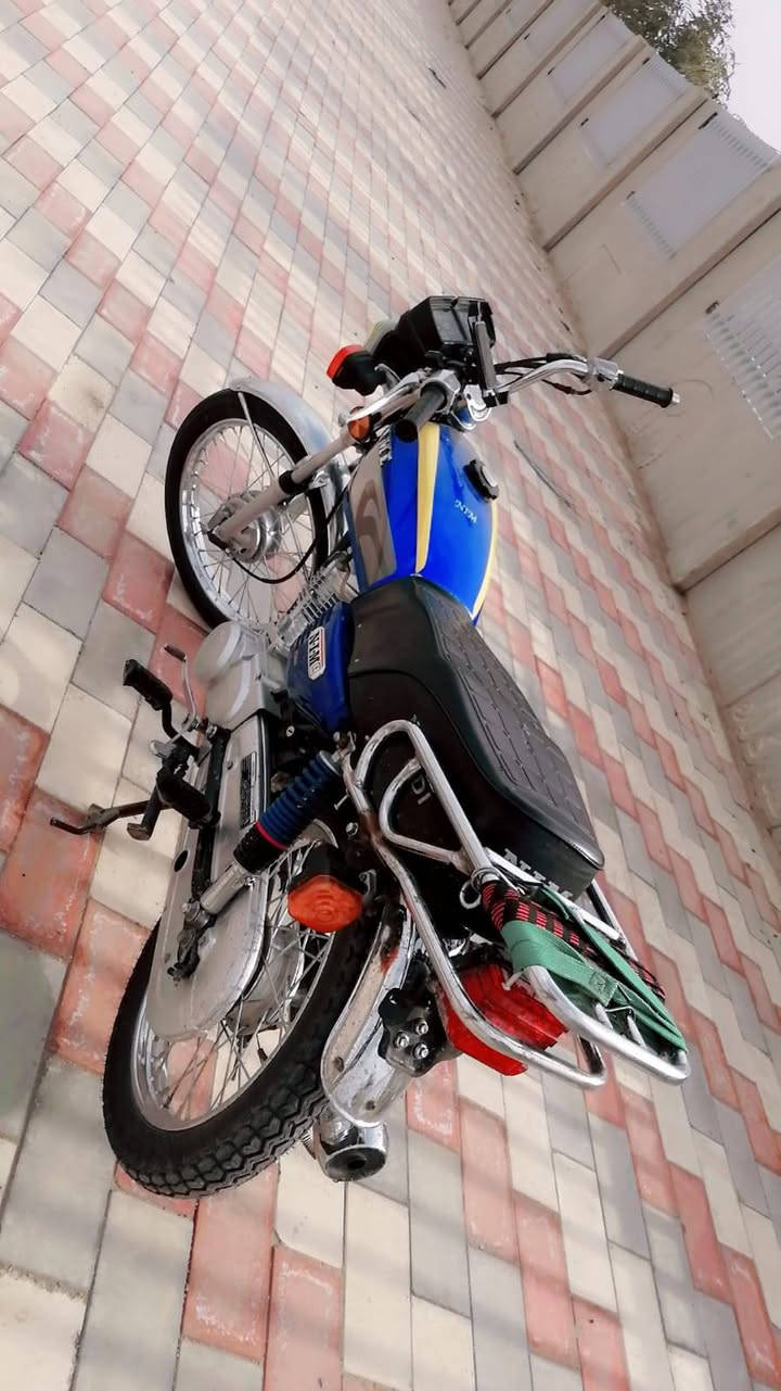 سلام عليكم من رخصه الادمن دراجه اربعه كير نامه مديل2025نضيفه شوفت عينك شغاله كلها ماناقصها شي دراجه بلاديه سعر700
وبيها مجال رقم الهاتف ***********
