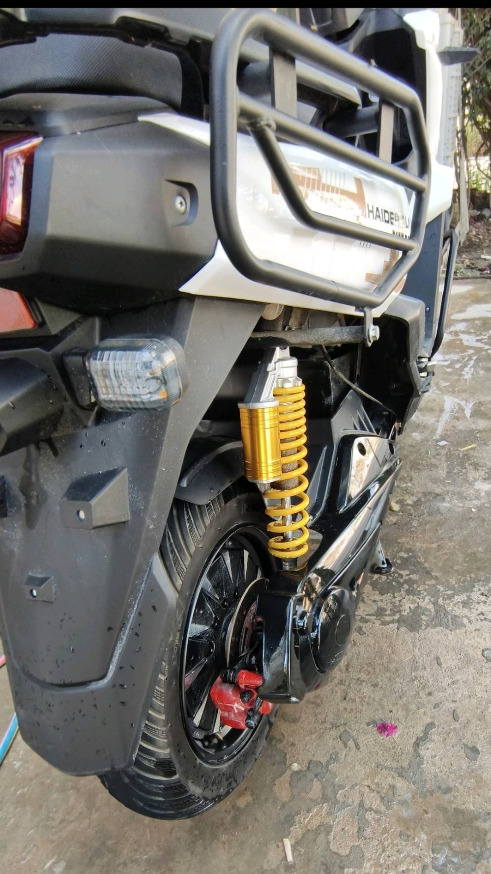 دراجه اباتشي من winlee للبيع 
‏ 
‏ملف 3000w الفولت 73v
‏
‏البطارية ليثيوم
Ah40 امبير‏
‏السرعه 136 الحقيقي 80 وفوك
‏
‏السعر مليون و 600 وبيه مجال بسيط
‏مو شراي لاتعبني الله يوفقك
للمعلومه
‏الدراجه صارلي 4 اشهر من اخذته بسعر مليونين 300 واوراق الشراء موجوده النضافه فول مابيه اي نقص كلشي شغال
رقم الهاتف ***********
مكاني بغداد الشعب