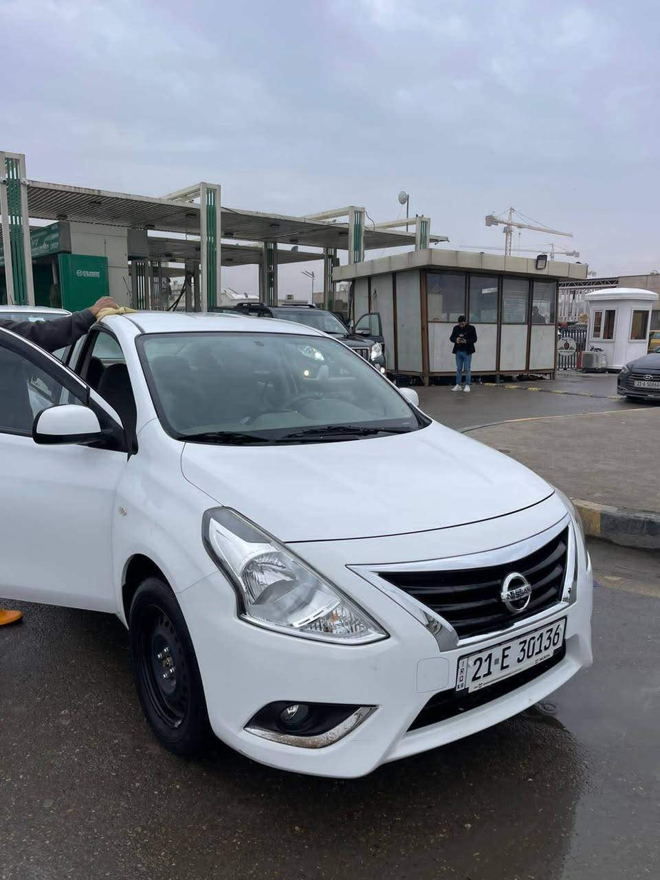 السلام عليكم نيسان سني هندي ابو الطمغة الزركة 2021 للبيع
ماشيه 60 الف كير محرك كفاله سيارة كلين بيه بس طخه صغيرة باب السايق مال دراجة
حساس امامي خلفي
كامرة خلفية 
السيارة باسمي رقم سليمانية 
مكان السيارة بسماية
السعر 115 وبيها مجال بسيط
***********
