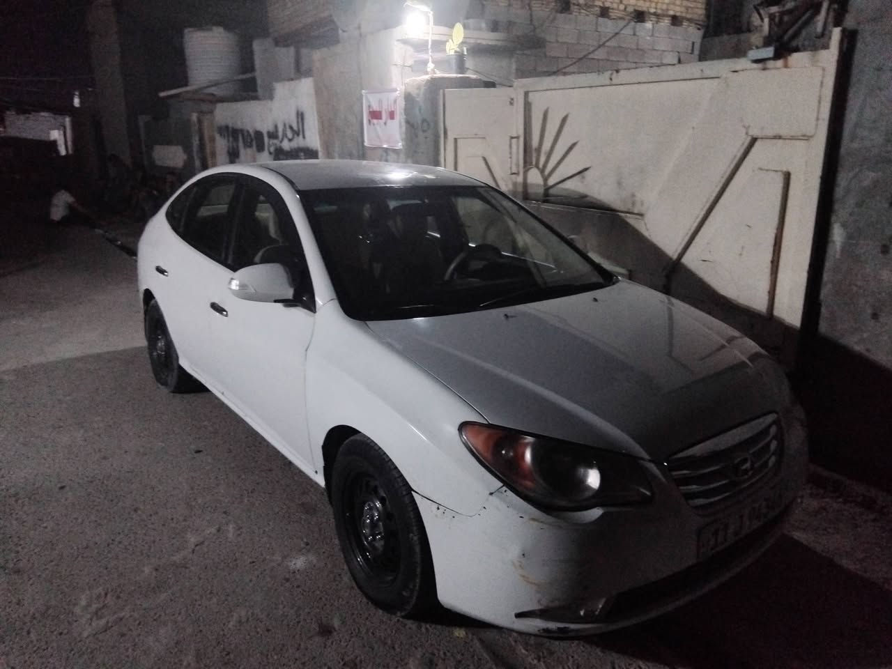 من رخصة مدير الكروب عندي النترا مديل 2011 محرك 1600دكشن ناصي بأسمي  رقم بغداد انكليزي تحويل ثاني يوم بيهه صفحه كامله بدون حادث  وجاملغ الخلفي السعر85وبيها مجال قليل ***********
