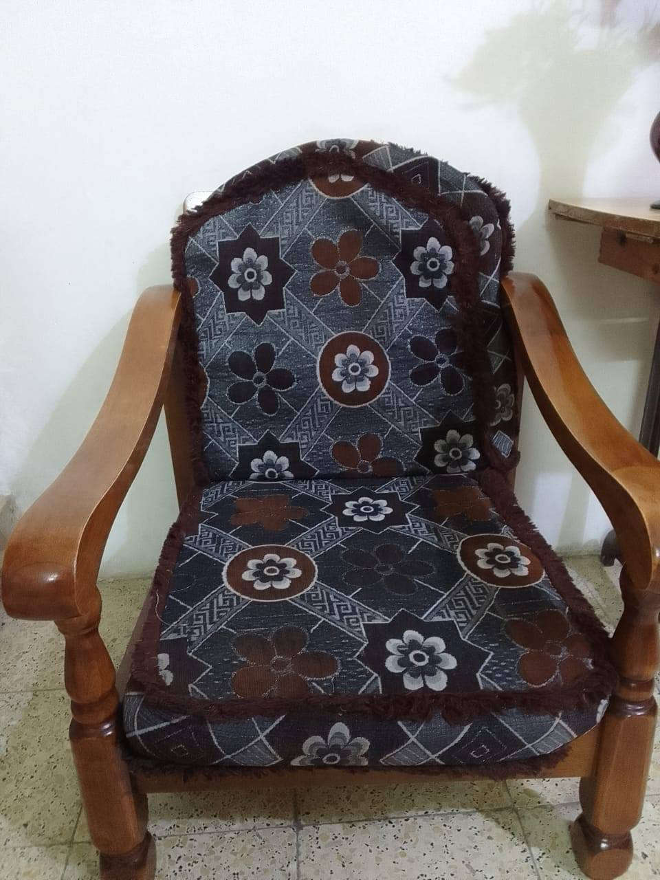 السلام عليكم 
تخم ٧مقاعد نظيف مع بوفيه للبيع مكانهم حي الاعلام 
تخم ١٧٥ وبي مجال 
والبوفيه ١٥٠ وبيها مجال


**إذا كنت صاحب هذا الإعلان وتريد حذفه لأي سبب، رجاءا أرسل رسالة إلى الدعم الفني**