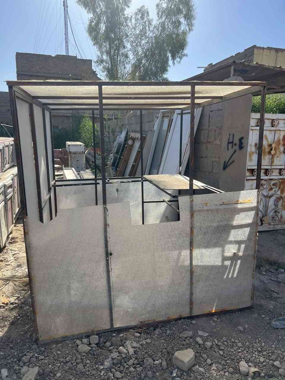 سلام عليكم كشك كامل سعره ٣٢٥وبي مجال للاستفسار والتواصل ***********واتساب 
ملاحضه اشتري وراوس
