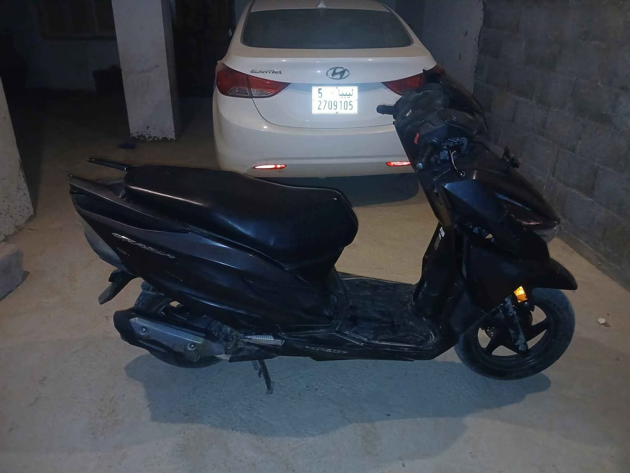 السلام عليكم د
Honda Grazia 2021 
هوندا فريزا موديل 2021 للبيع 
شادلها مكينه جديده مال حاويه زيرو الدراجه شغاله ما بيها اي نقص بيها نقص بالكفرات الاماميه فقط شرط سلفه هندر كهربائيات شغاله كلها
سعر  :  350  الف
للتواصل او الاستفسار عبر الواتساب فقط :
*********** بغداد, العراق
