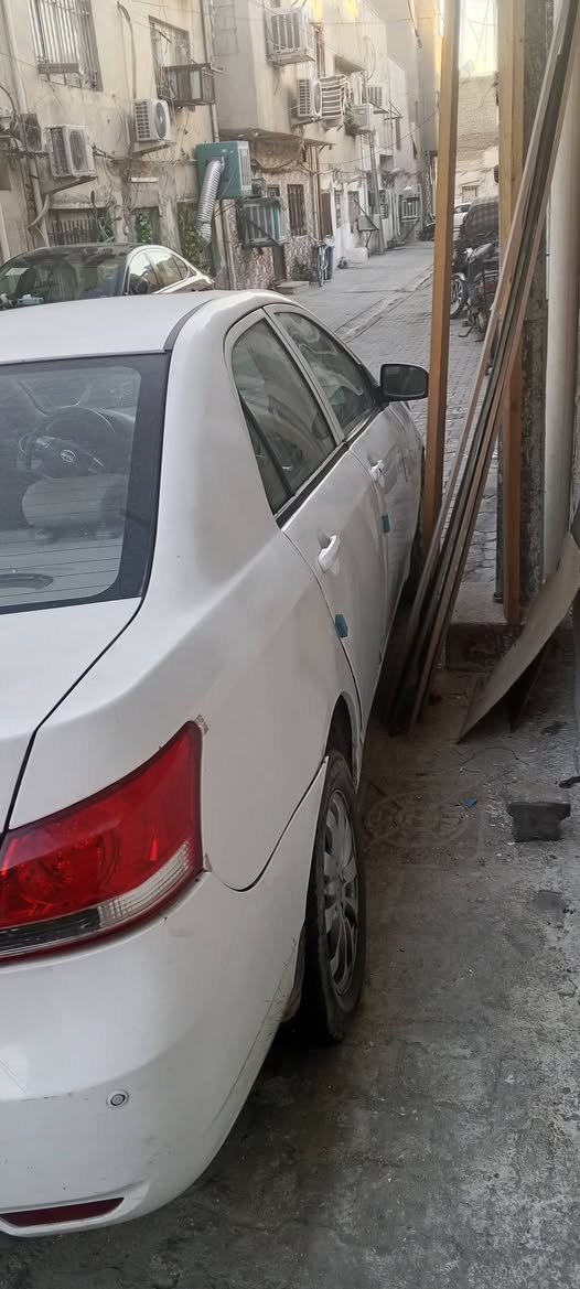 سلام عليكم بي واي دي موديل 13جي ثري موصفاتها معروفه بيه باب جاملغ السياره حلوه الباقي كله مكفول كير مكينه صدر دبلات كلها شغاله كبل للشارع كامله امكمله المكان الغزاليه هياكل شارع خوله الشراي يتصل على هذا الرقم ***********
