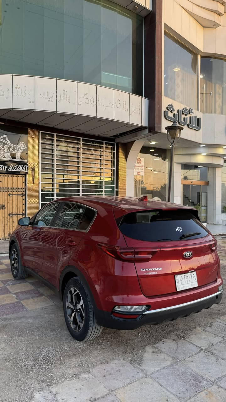 السلام عليكم 
سبورتج موديل ٢٠٢١
حادثه فقط بنيد 
ماشيه ٨٠ ميل رقم بغداد بأسمي 
كير ومحرك مكفولات
مواصفات اعتياديه شاشه وتحكم ستيرن وهاي الامور 
السعر ١٧٥$ وبيه مجال بسيط 
 ***********
