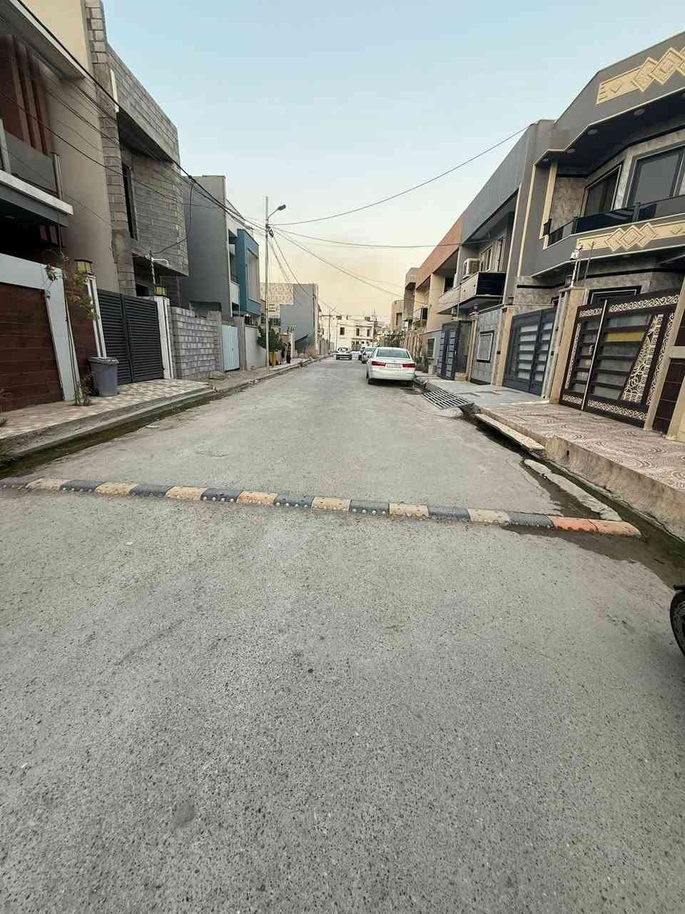 هيكل للبيع في حي التعليم العالي مجمع النورخلف المول فرع الدورة عليمين مساحة 160م الواجهه8النزال 20 اتجاه قبلة الطابق الارضي غرفتين نوم واحدة فيها سويت .استقبال.هول.مطبخ حاروبارد.مشتملات الطابق الثاني اربع غرف نوم واحدة فيها سويت.هول.مشتملات.الطابق الثالث بيتونة الهيكل بناء رفت للاستفسار الاتصال على الرقم ***********
