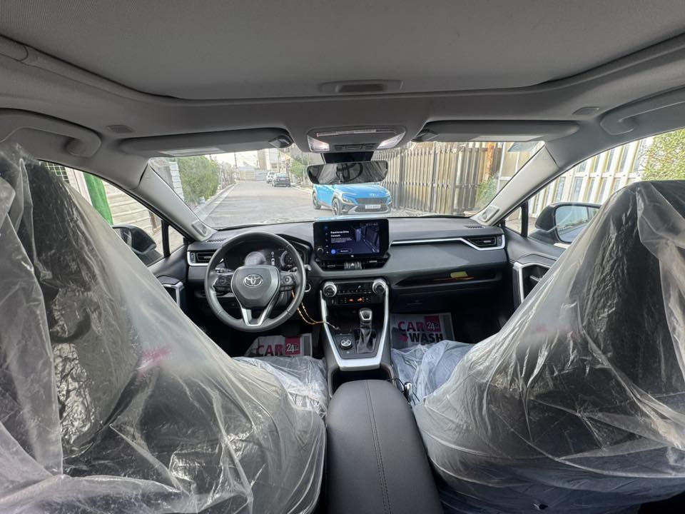 🚗 للبيع: تويوتا راف فور LIMITED HYBRID 2023 - رقم بغداد
المواصفات العامة:
• الفئة: ليميتد هايبرد (Limited Hybrid) - أعلى مواصفات.
• الموديل: 2023.
• اللون: رصاصي (رصاصي).
• المسافة المقطوعة: 62 ألف ميل.
• الرقم: بغداد
• الضرر: جانبي بسيط (بابين) 
أبرز المميزات:
• نظام دفع رباعي (AWD).
• فتحة سقف وكراسي جلد كهرباء (تدفئة وتبريد).
• شاشة JBL الكبيرة الأصلية مع نظام صوتي فاخر.
• عداد ديجيتال بالكامل وكاميرا خلفية وحساسات.
• أنظمة أمان متطورة (رادار، تحديد مسار، مانع تصادم).
📍 الموقع: بغداد.
📞 للتواصل والاستفسار: ***********
