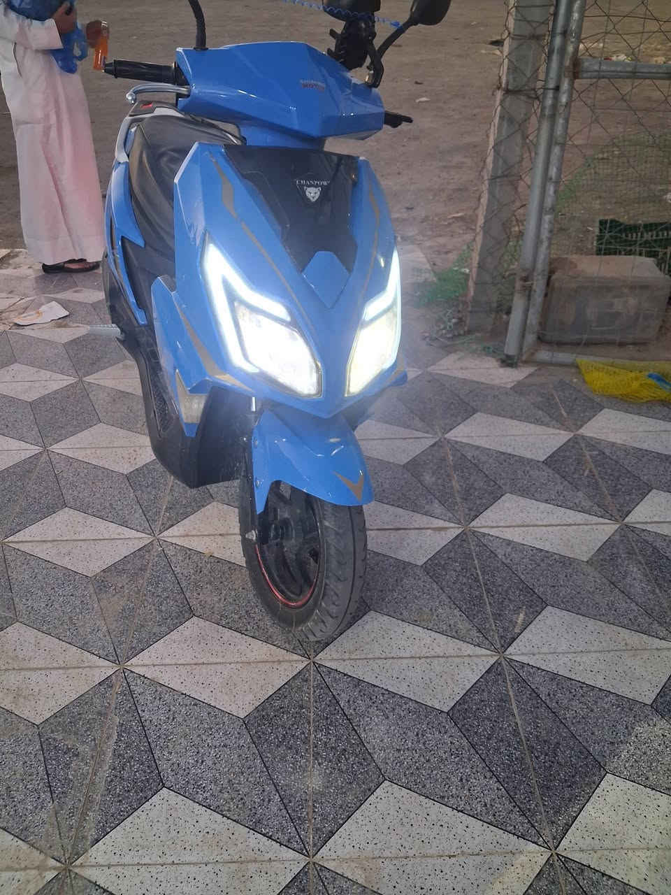 دراجه شاينك صيني كلش حلوه محرك ناعم مبدله بس جوزه وكلج ما مفتوحه سلف كهربائيات مضمونن من كلشي بانزين محسن دهن ياقوت الاحمر كلشي شغال بيه السعر ٦٥٠  تواصل علئ الرقم *********** مكاني السماوه /الخضر
